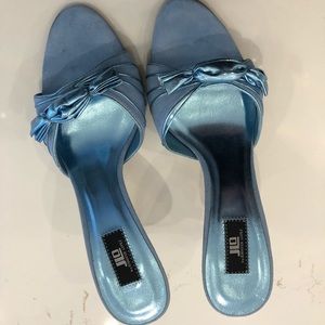 Jennifer Lopez slip on sandals